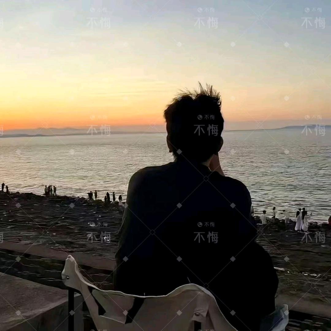 叾屾