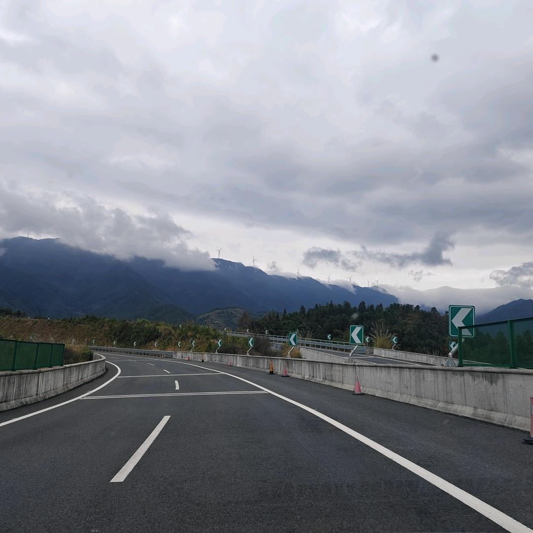 南昌顺旺达二手面包车