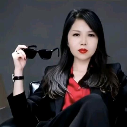 四个宝贝的奶奶。