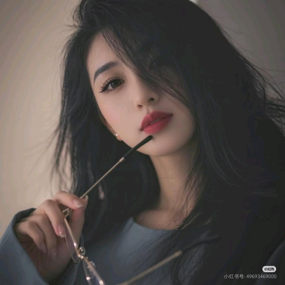 不怕别人看不起，只怕自己不努力