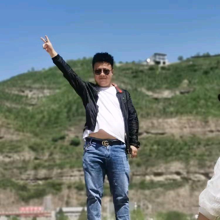 潜   龙
