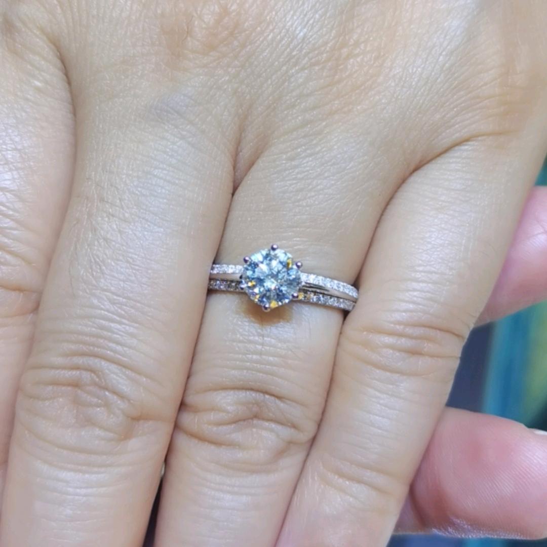 发现美理发店。