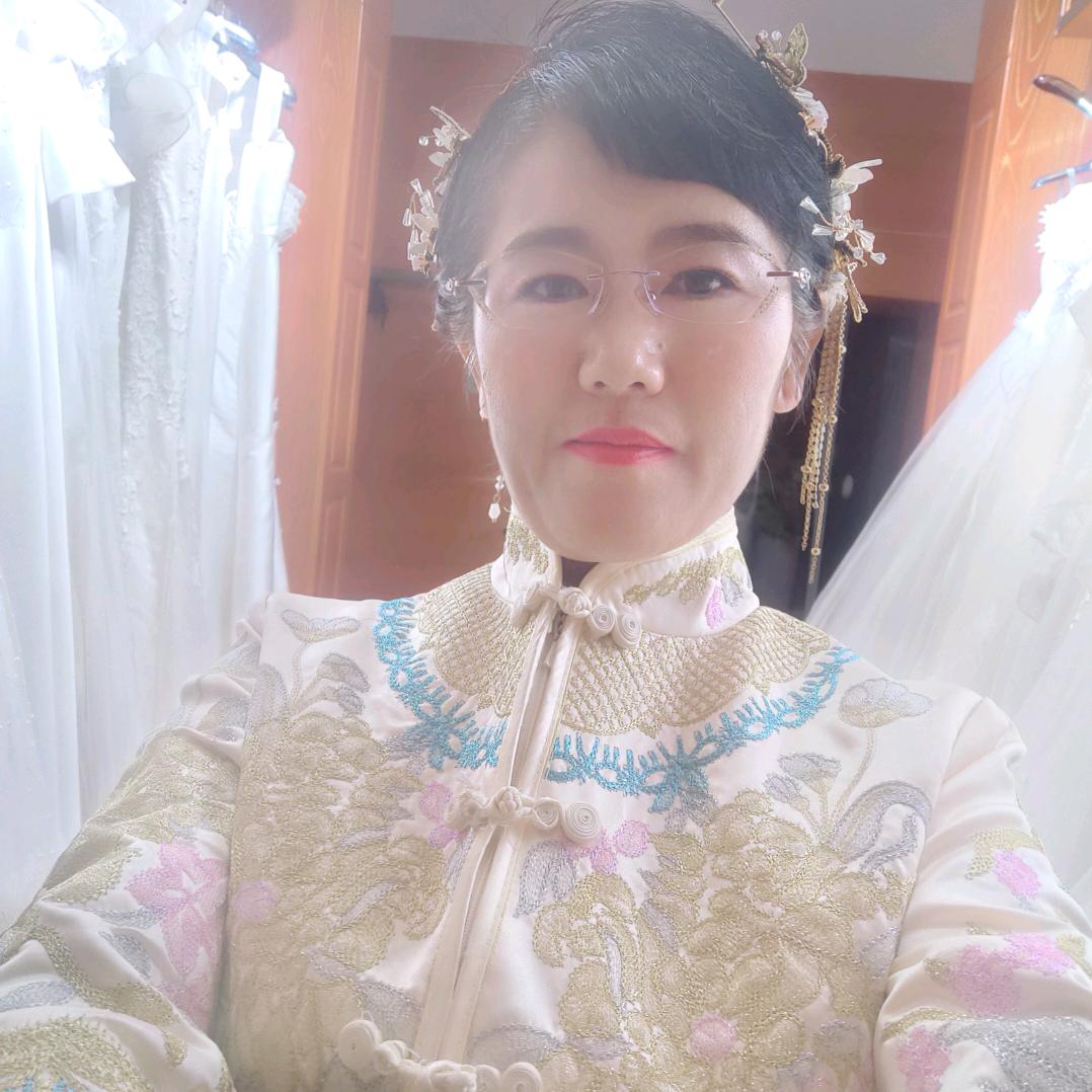 红梅悦读