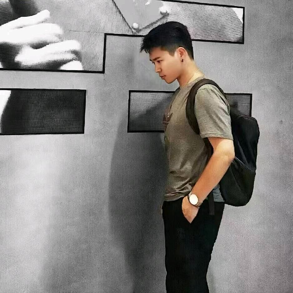 卢柏霖同学