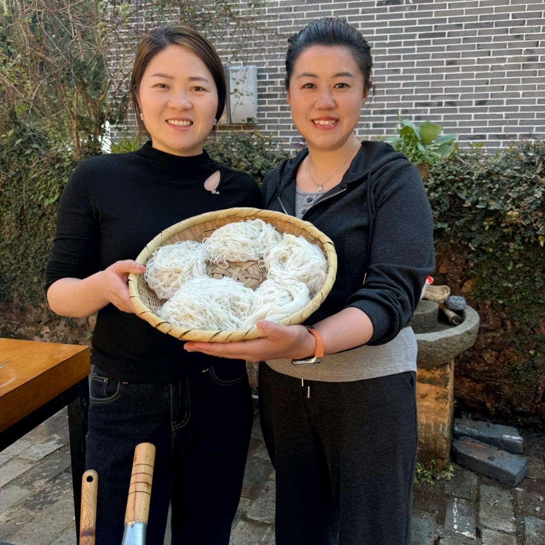 标哥表嫂（江燕）