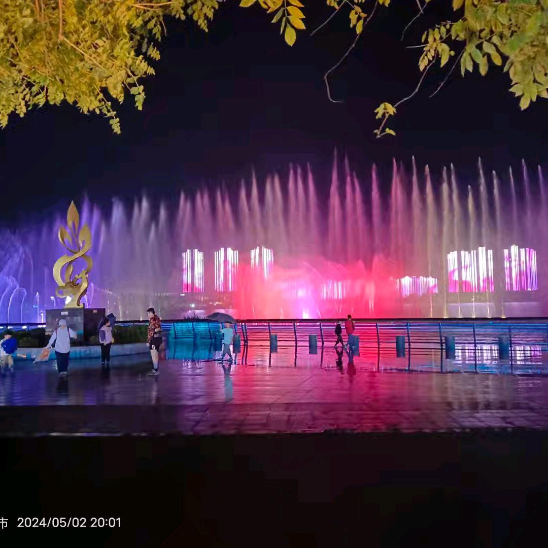 天是蓝的海是深的