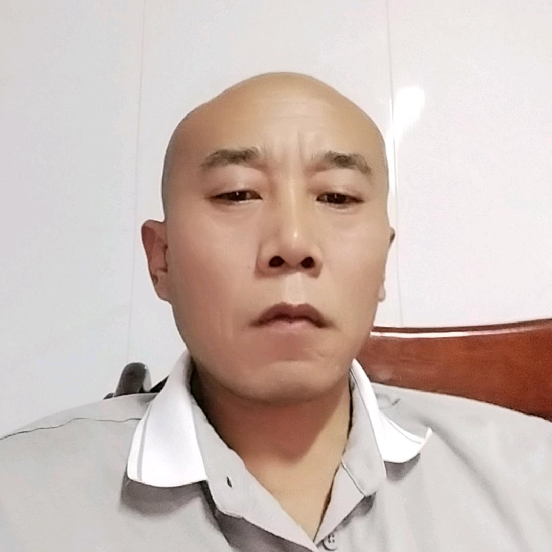 栗朋斌