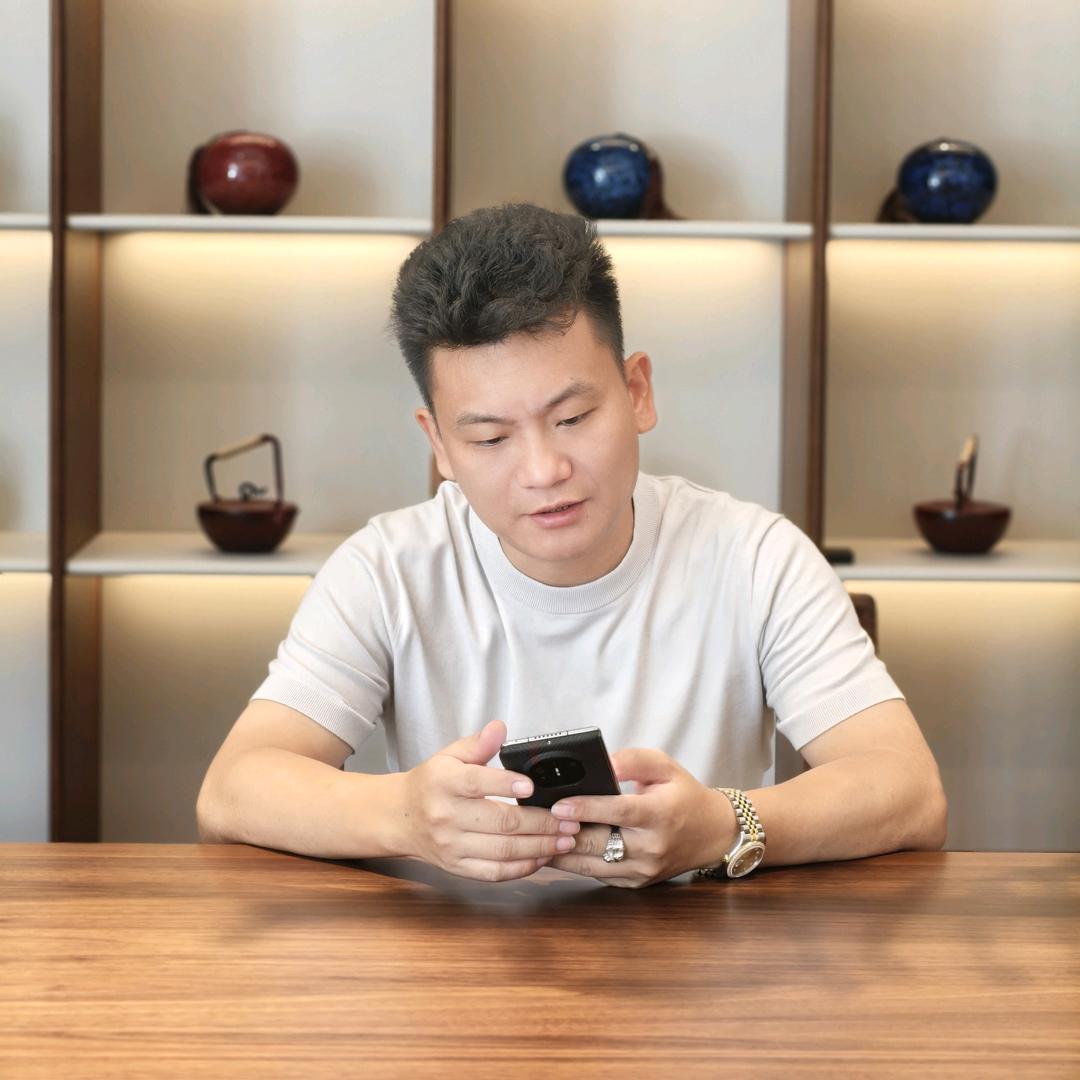 雄少