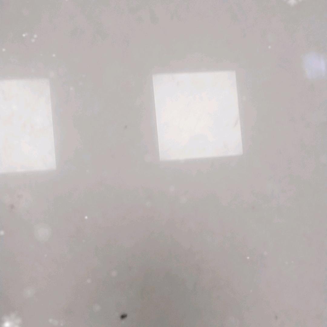 525