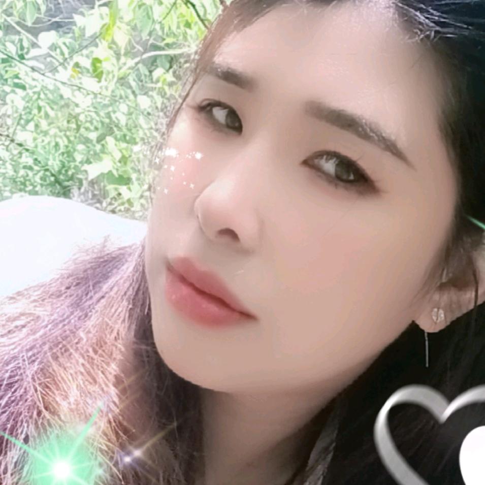 独臂女