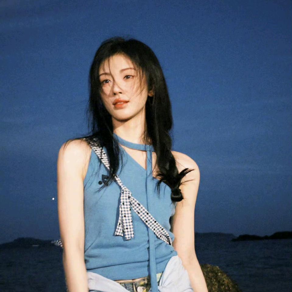 浅在阳光下跳动