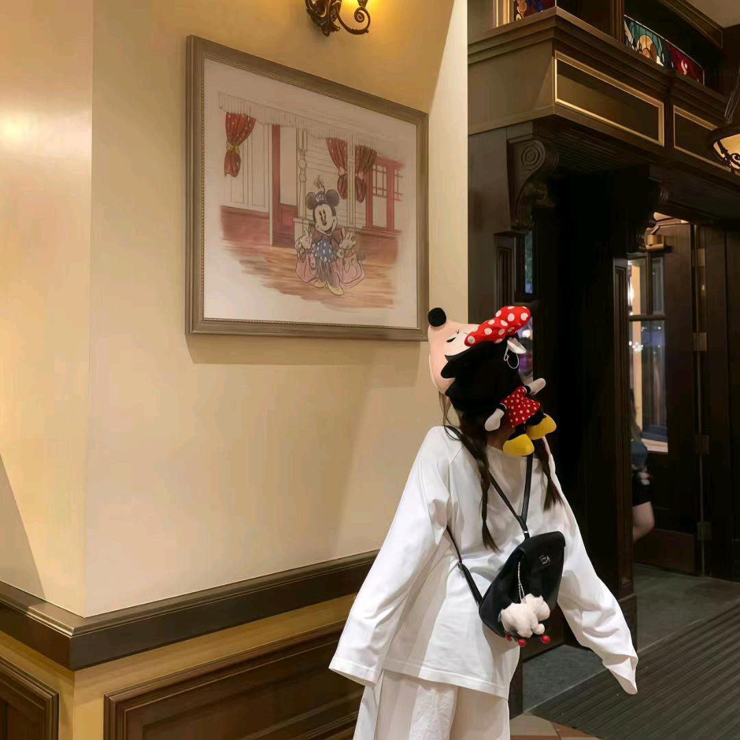 墨小洛