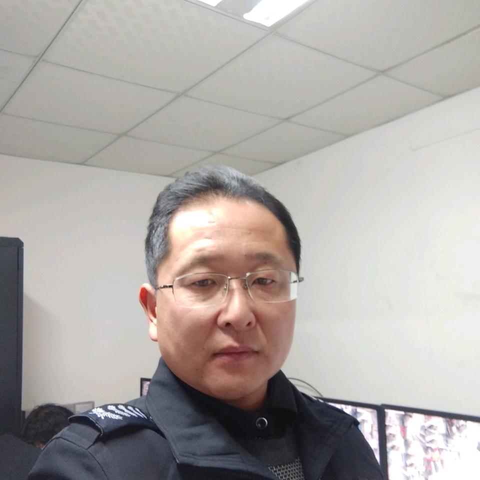 农民逛店张三疯