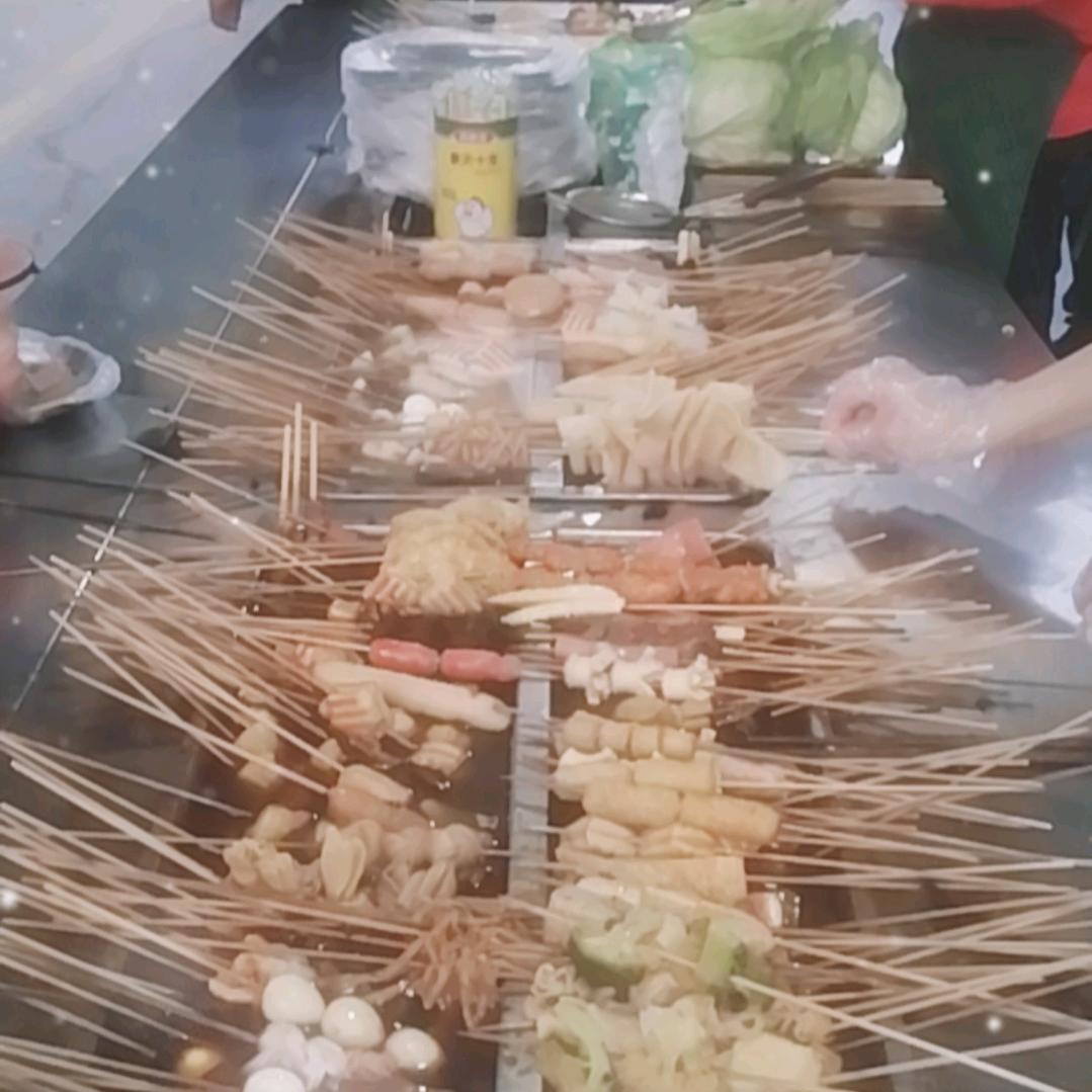 博野县颜元广场地摊麻辣烫