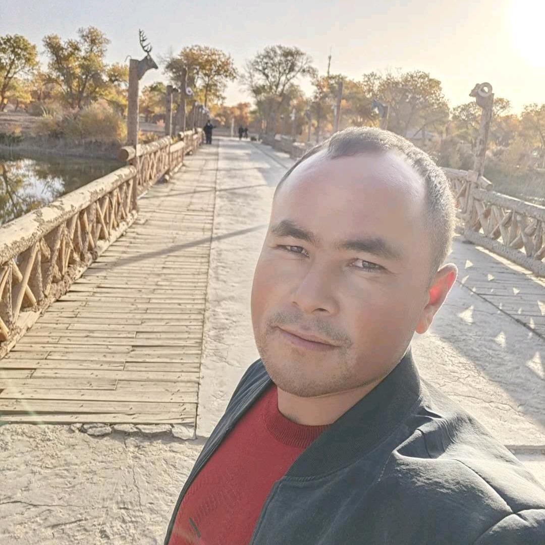 图尔洪. 麦麦提