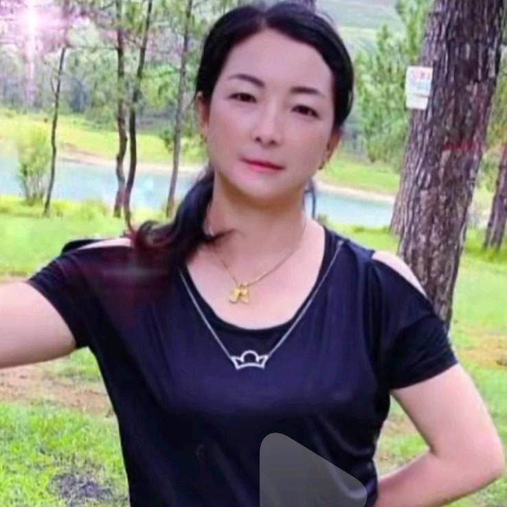 英子