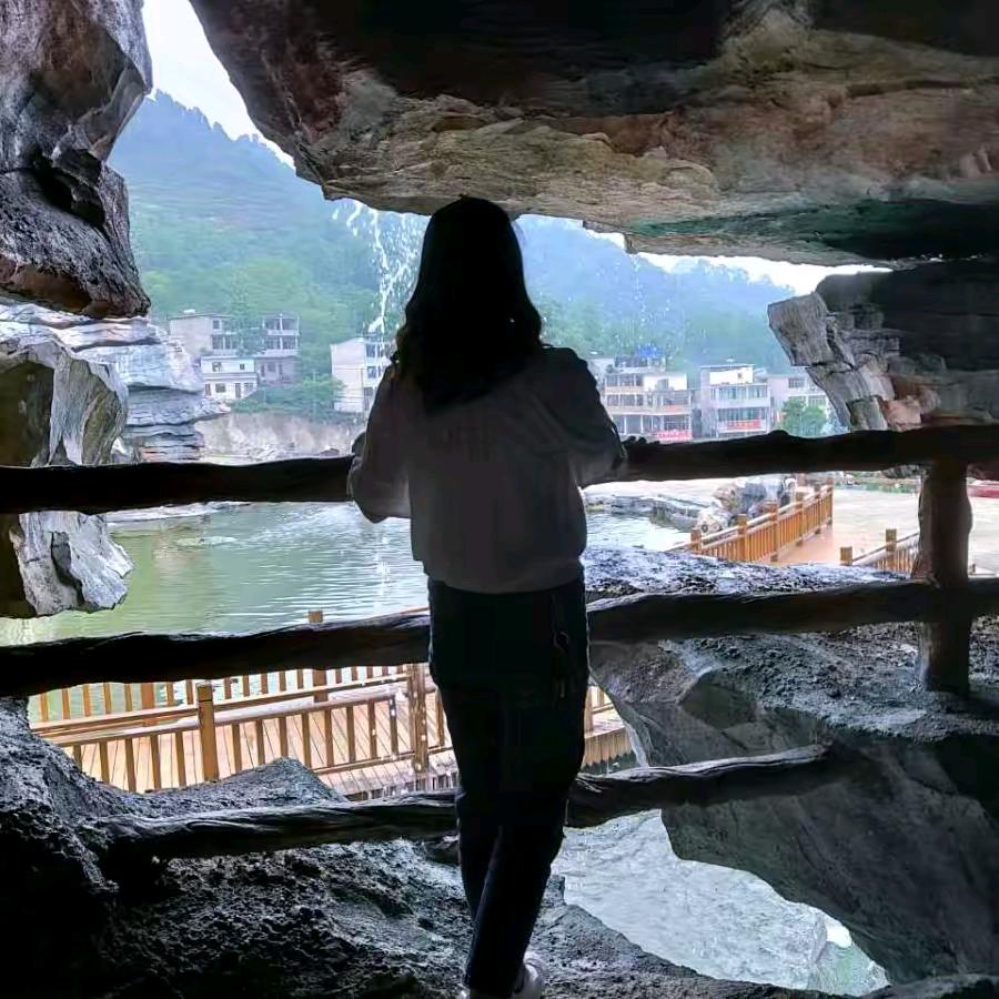 阿芳