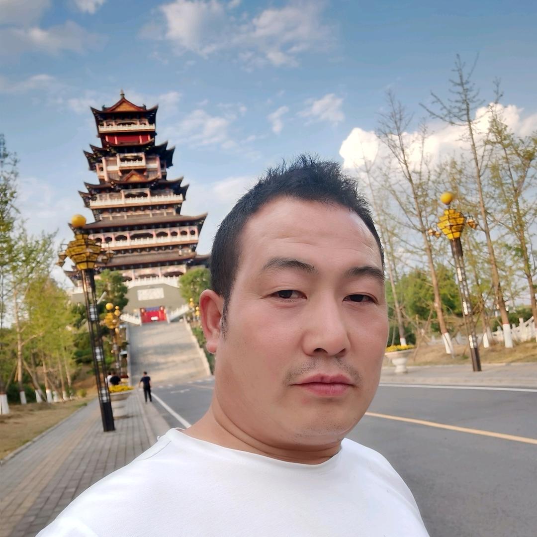 群哥吉祥