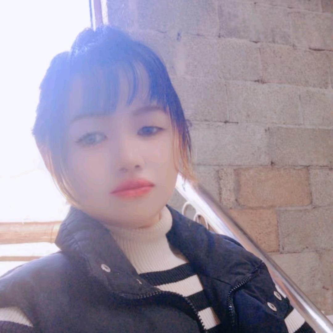 彝家幺妹清纯佳人