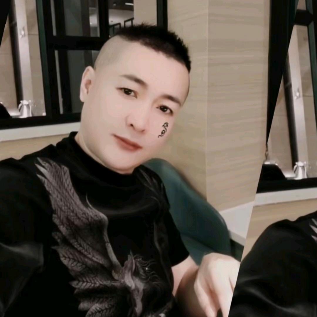 🤔无名（只喜欢抽白将烟的男人）🚬