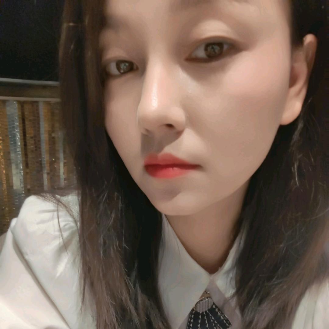 ，。