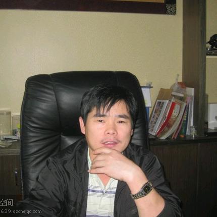 鸿方吸塑机厂家—崔涛