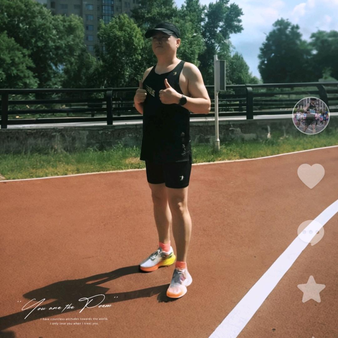 爱跑步的小小强