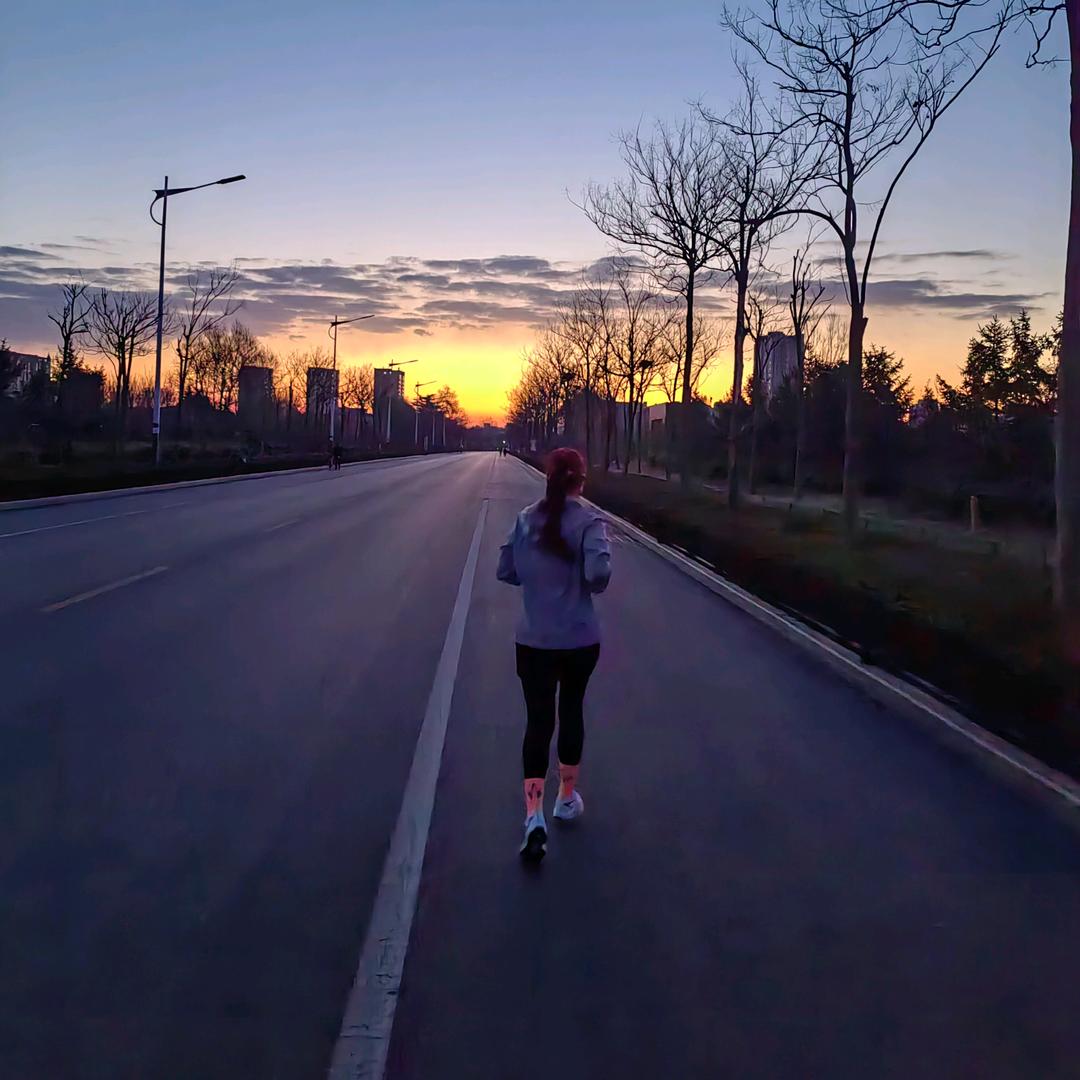 爱跑步的钢琴老师(琳子)