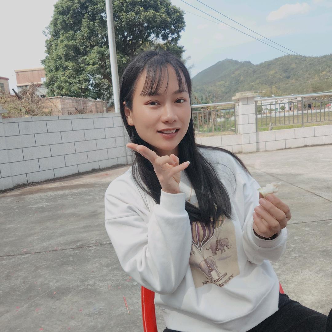 H。彩丽