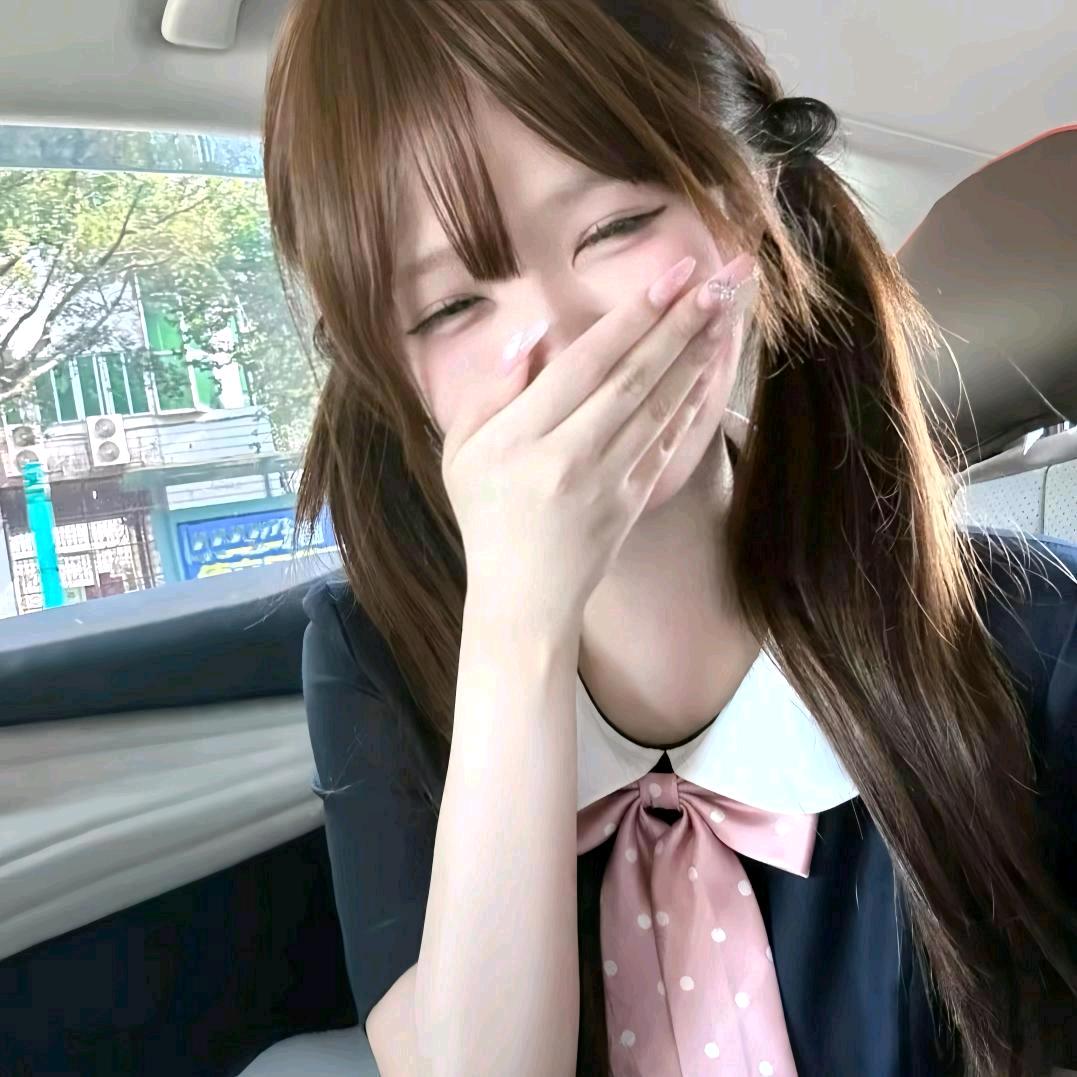 椿里卉