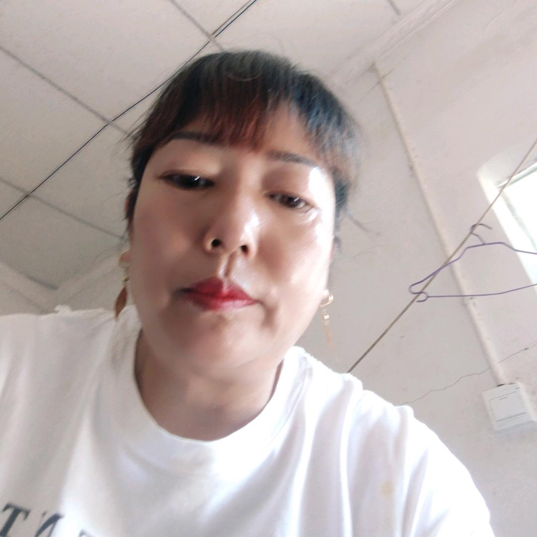 面带笑容心在流泪😭😭😭😭