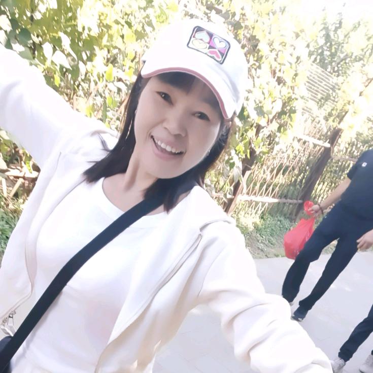 开心的卢卢