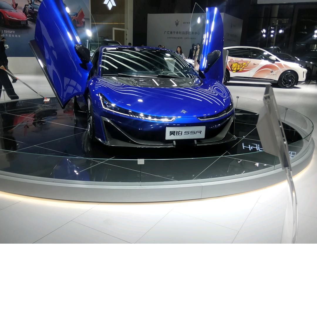 瀚海纳百川，智勇振乾坤