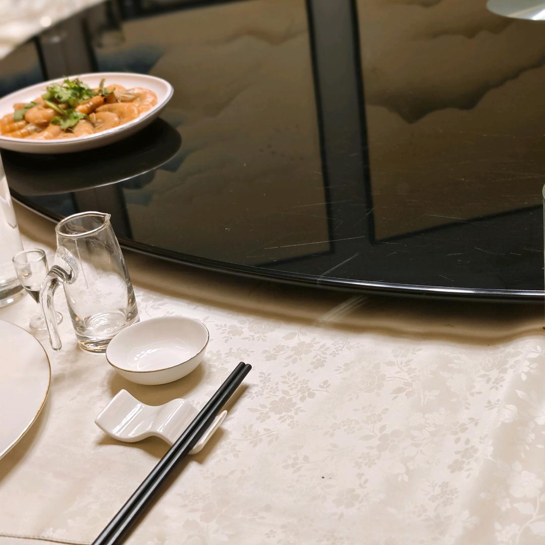 清晨的阳光明媚