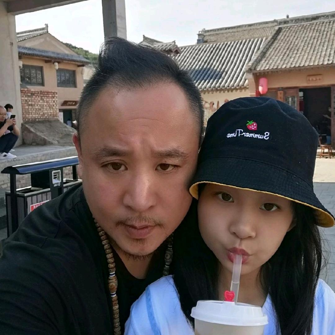 吴晓飞发型工作室