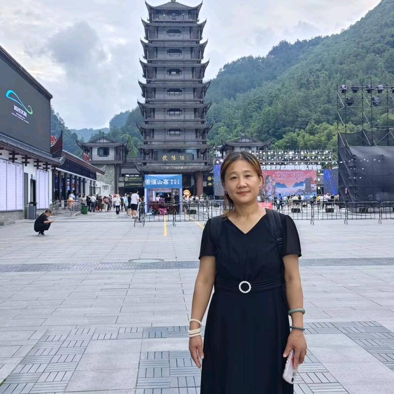 新泰装修李姐