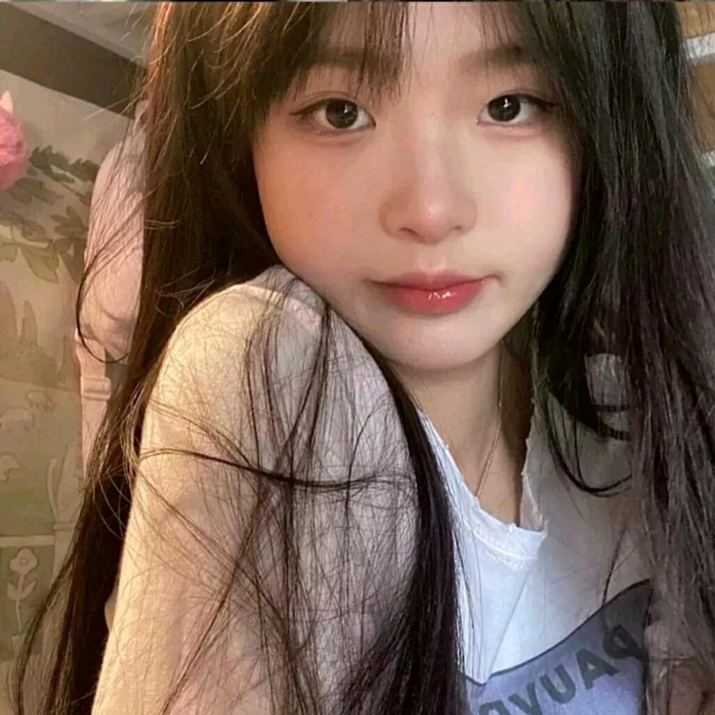 小怡不在。