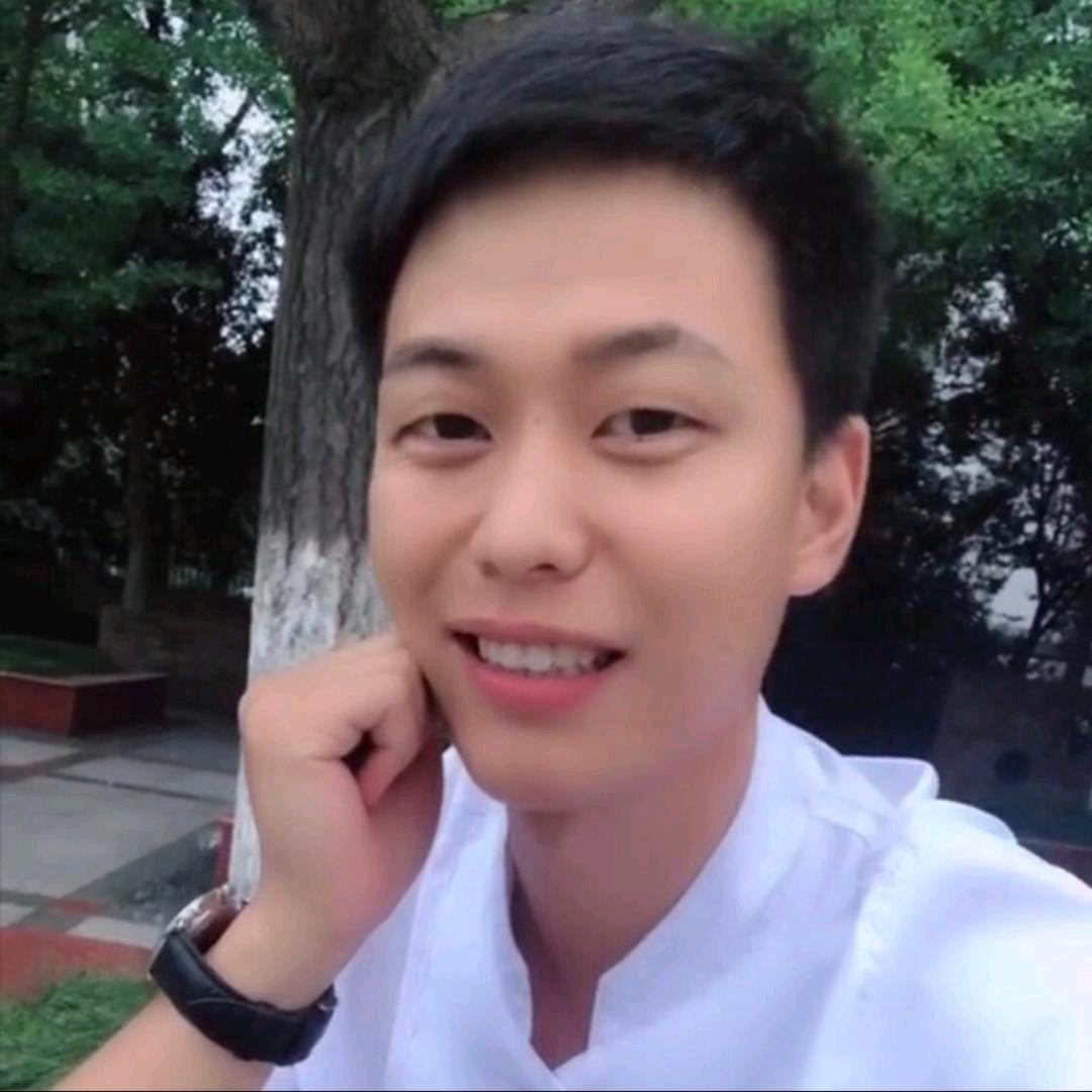 小哥爱我♥😂