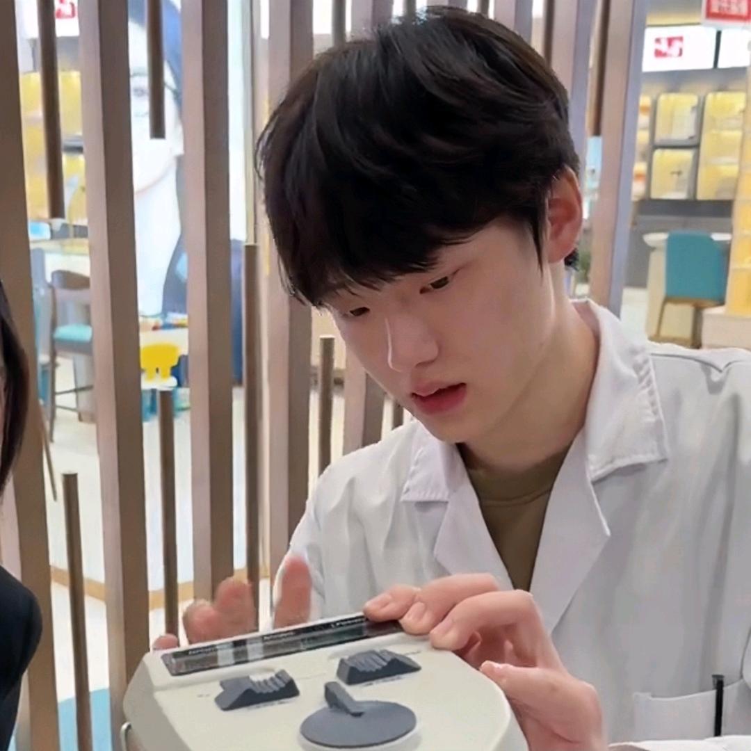 宝视达眼镜西峡稻香西路店-七安