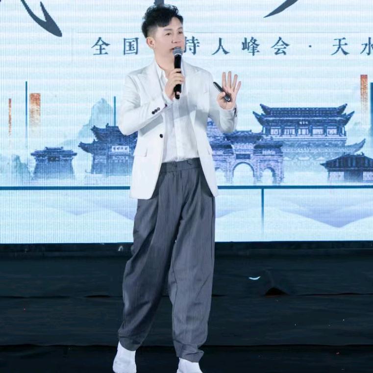 主持人阳波（招学员）