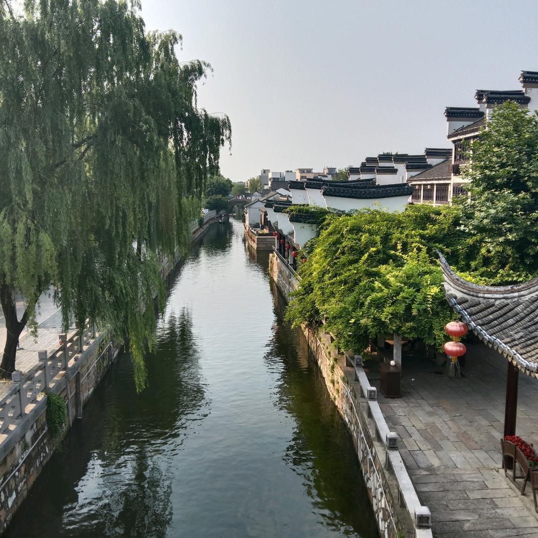 骑着驴追拖拉机