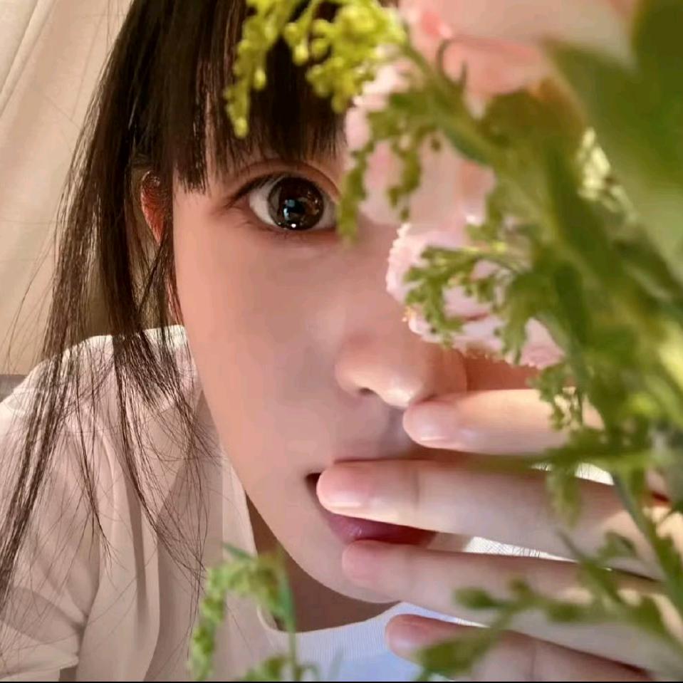七栀聆ˣʸ