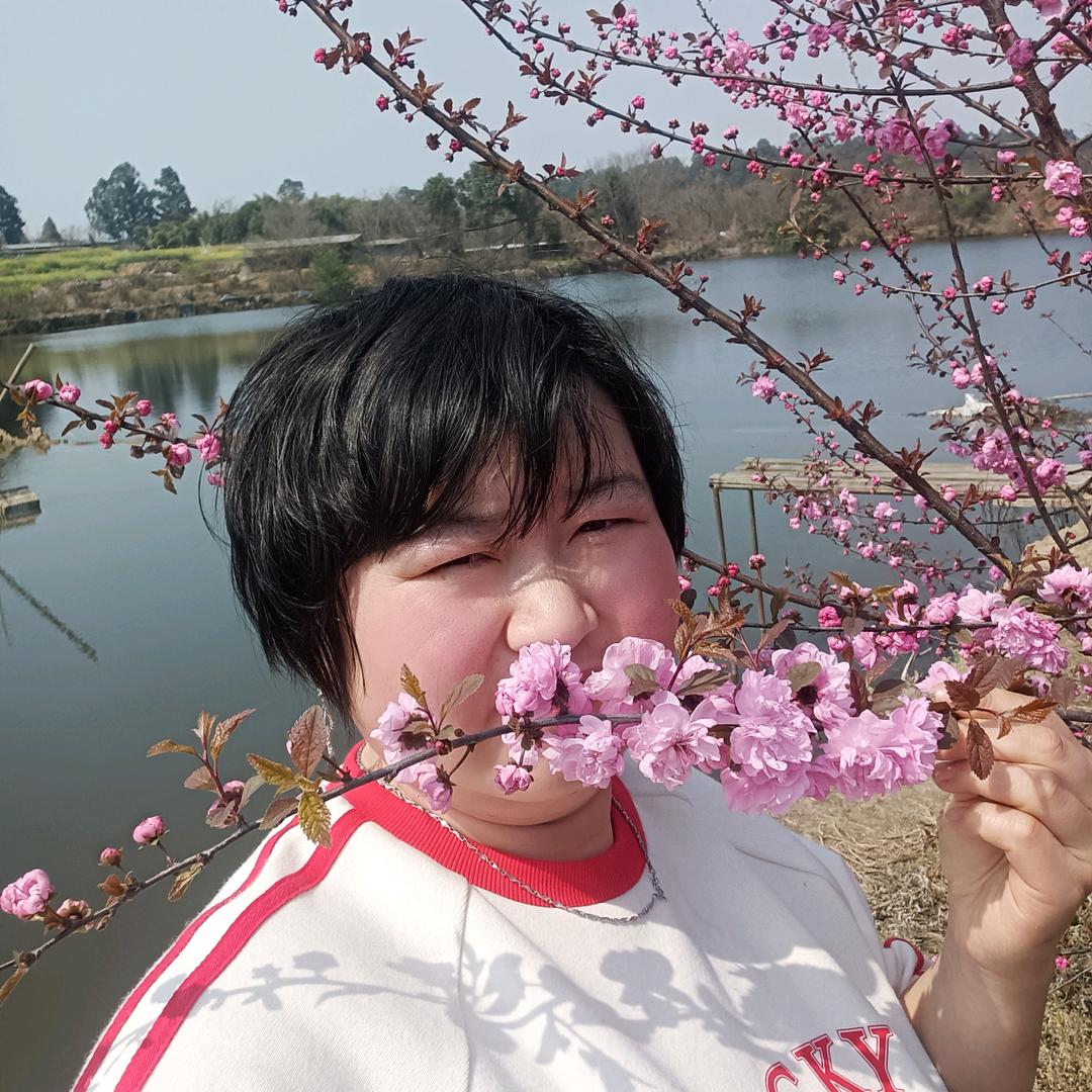 潇洒的女的