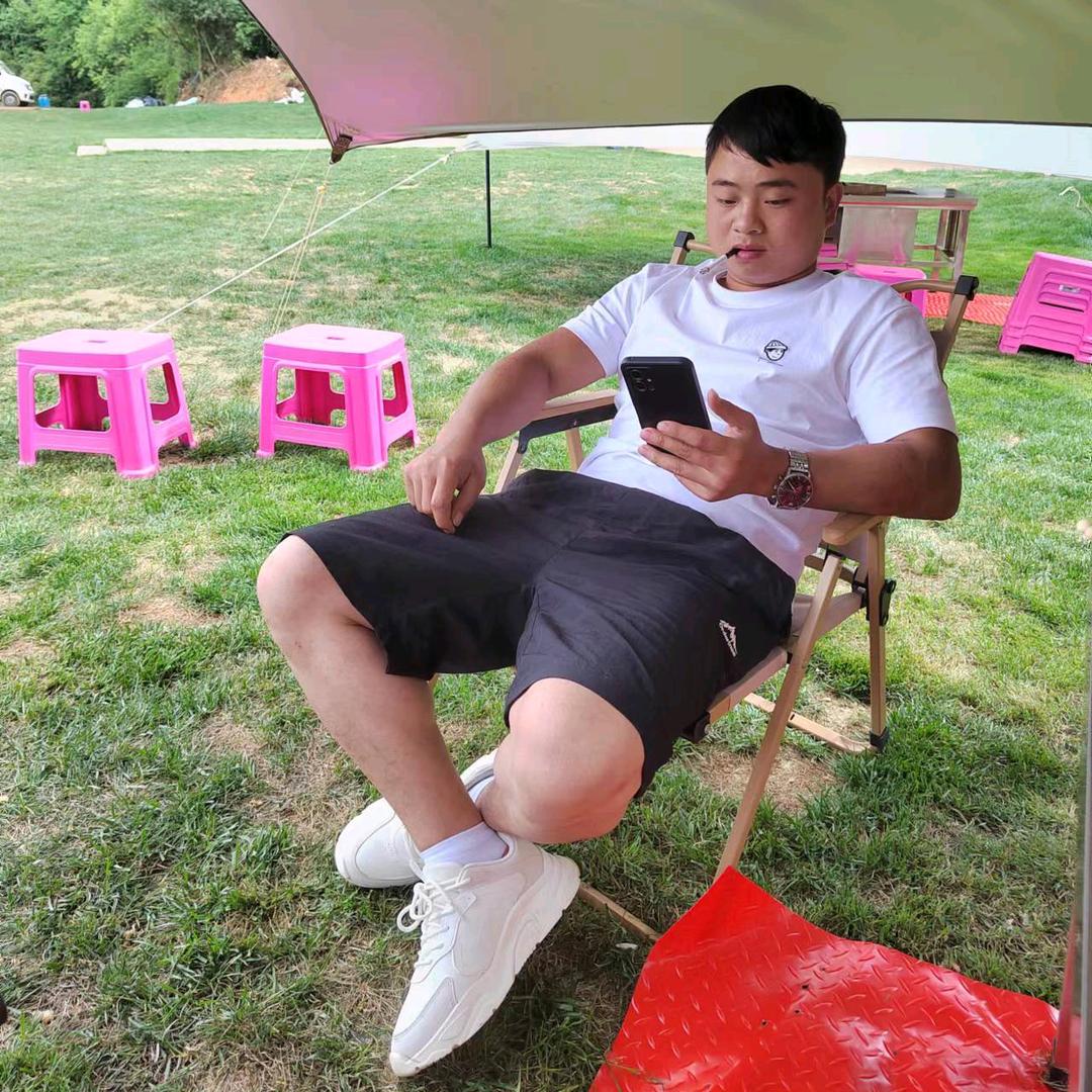 迄丐少爺
