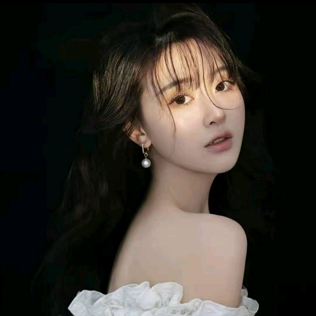 浩哥女装（爆款穿搭）的头像