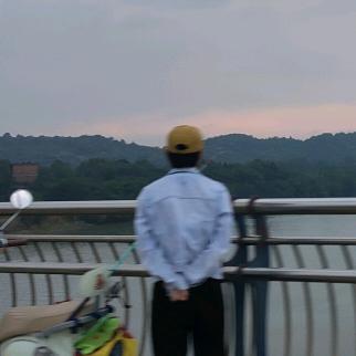 唐志辉爷爷（两个孙子，一个孙女无老伴）