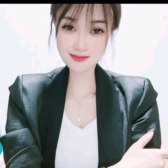 何小蜜。