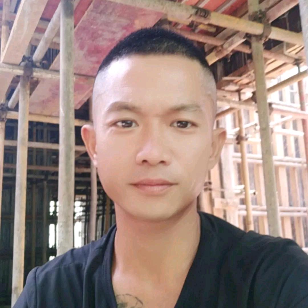 新哥🇨🇳🐶重点搞钱才是王道，