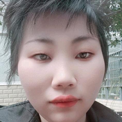 贺翠萍。
