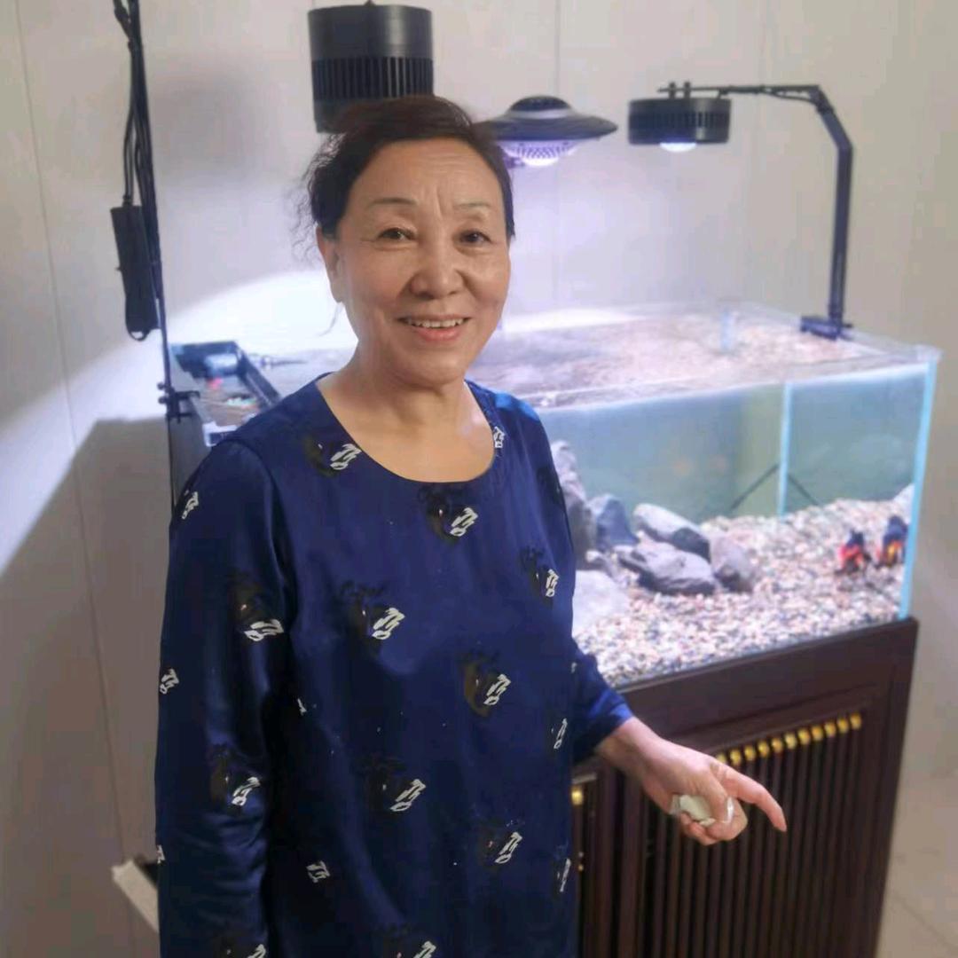 鱼儿奶奶爱唱歌
